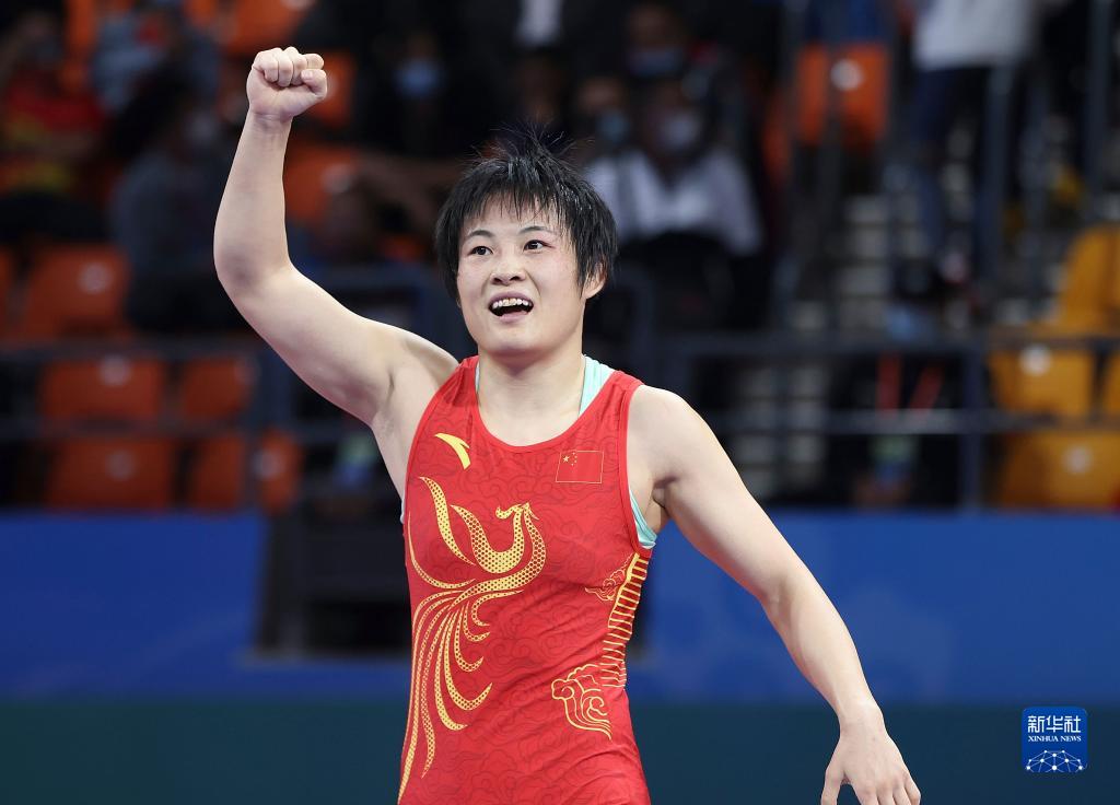全运会摔跤女子自由式57公斤级荣宁宁夺冠