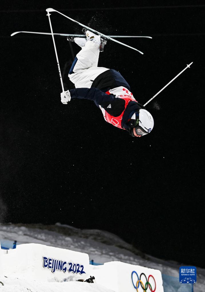 自由式滑雪女子雪上技巧资格赛赛况