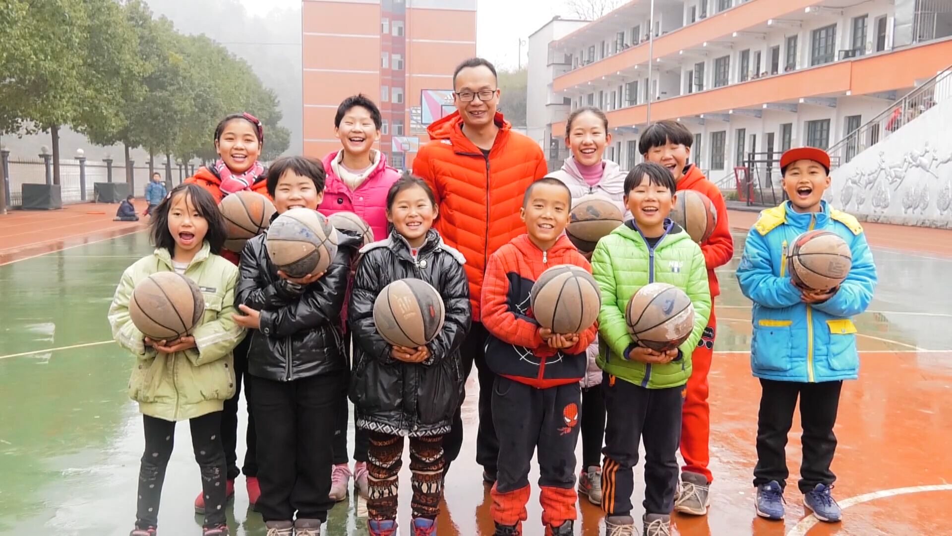 大山里的篮球梦