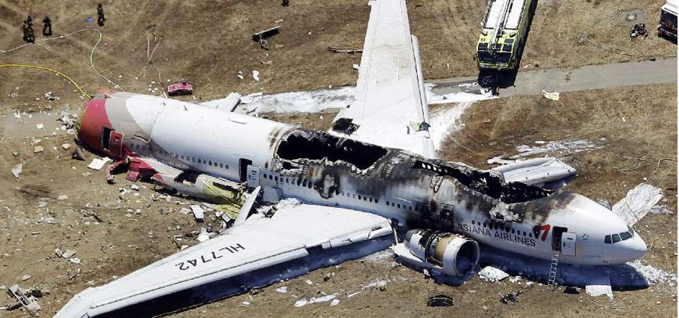 （大图）一架波音777飞机在美国旧金山坠毁
