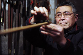 武汉“制秤世家”守住良心传承家风200年