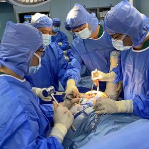 全国首例智能骨科机器人辅助全新生物型人工膝关节置换术在海南博鳌完成