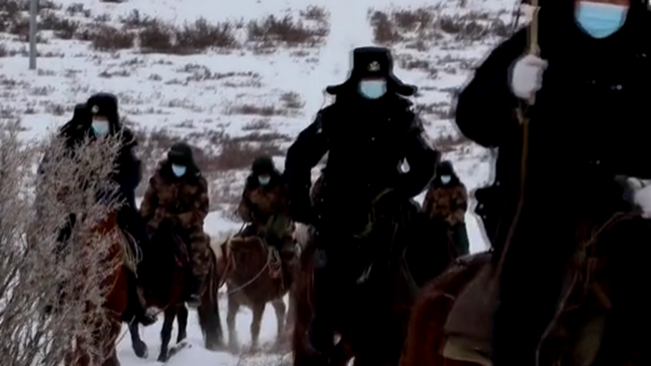 邊疆最美背影！騎兵隊零下30度極寒天氣裏騎馬巡邏