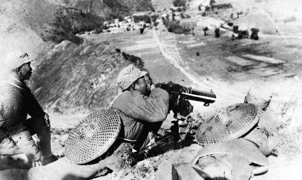 1937年9月25日，八路军115师于山西平型关取得抗战开始后第一个大胜仗。