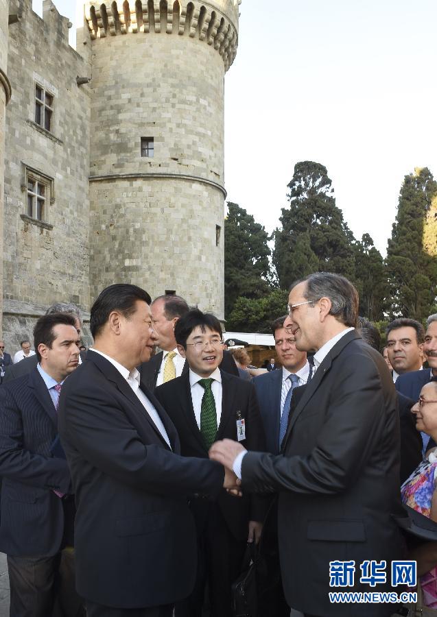 7月13日，国家主席习近平在希腊罗德岛会见希腊总理萨马拉斯。 新华社记者李学仁摄 