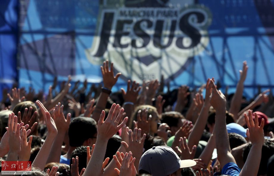 巴西圣保罗上万人参加耶稣游行 高清组图 国际频道 新华网