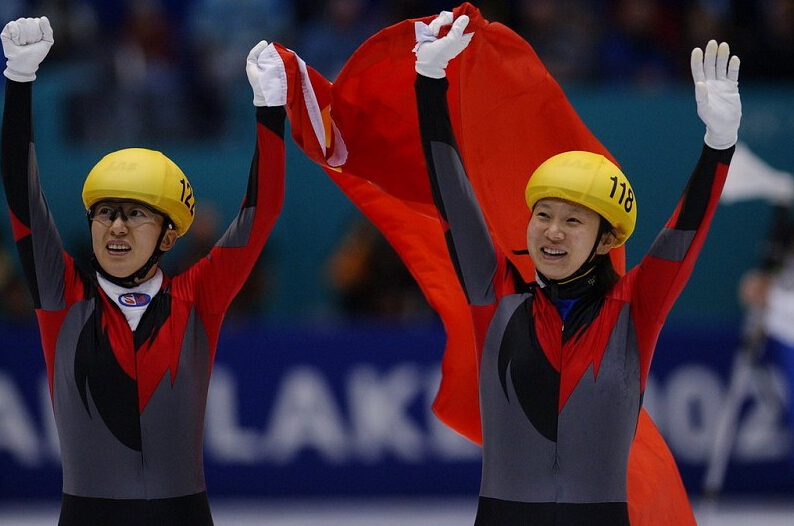 2002年盐湖城冬奥会,杨扬在短道速滑女子500米比赛中夺冠.