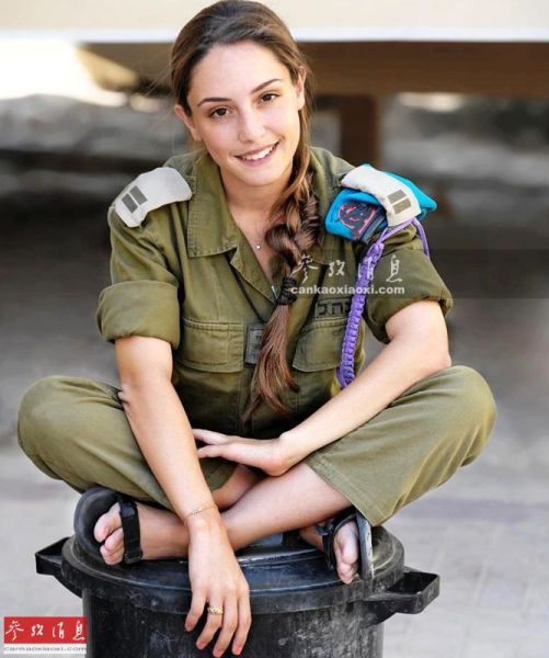 以色列漂亮女兵集体大走秀高清组图