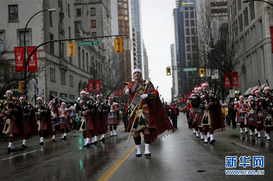 （XHDW）（8）温哥华举行年度圣诞老人大巡游 
