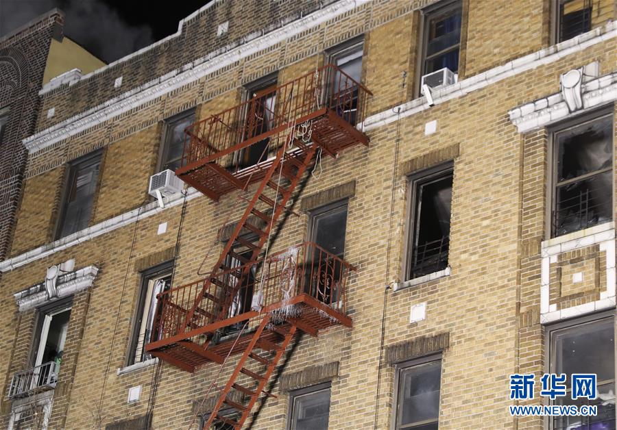 （国际）（4）纽约一公寓发生火灾　至少12人死亡