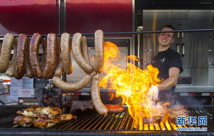 （国际）（1）多伦多举行夏日烧烤节