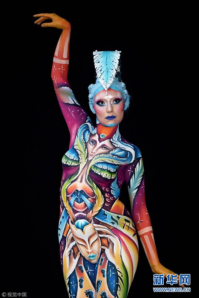 奥地利举行世界人体彩绘艺术节 造型奇特