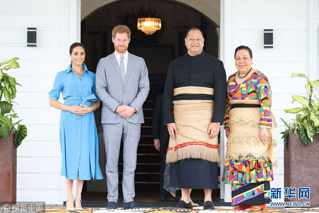 英国哈里王子夫妇访问汤加 会见汤加国王图普六世及王后