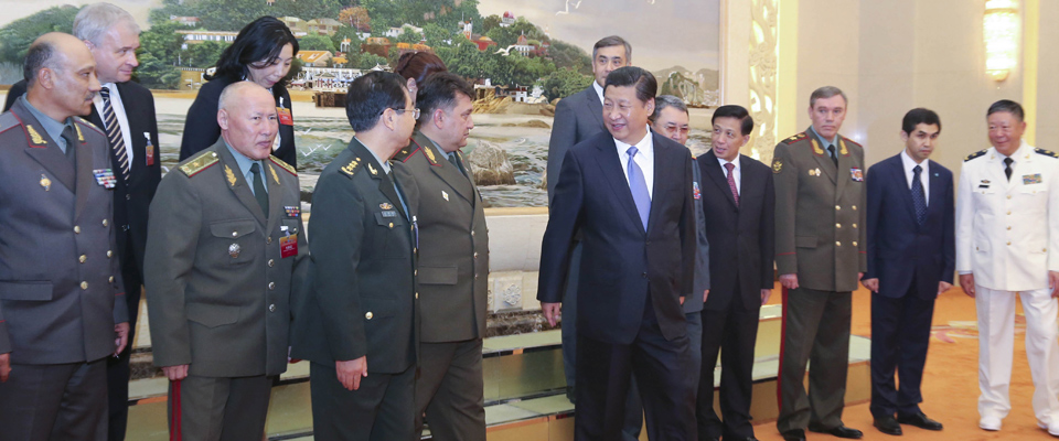 2014年8月28日，国家主席、中央军委主席习近平在北京人民大会堂会见来华出席上海合作组织成员国军队总参谋长会议的哈萨克斯坦、吉尔吉斯斯坦、俄罗斯、塔吉克斯坦、乌兹别克斯坦总参谋长。