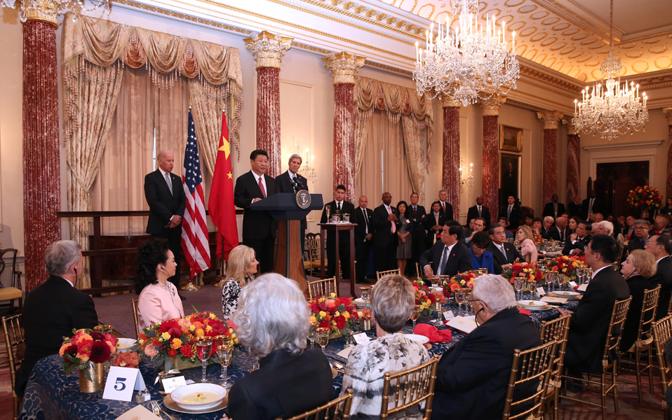习近平出席拜登副总统和克里国务卿联合举行的欢迎午宴