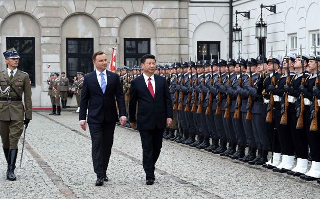 习近平出席波兰总统举行的欢迎仪式