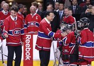 李克强与加拿大总理共同到访蒙特利尔"加拿大人"冰球队