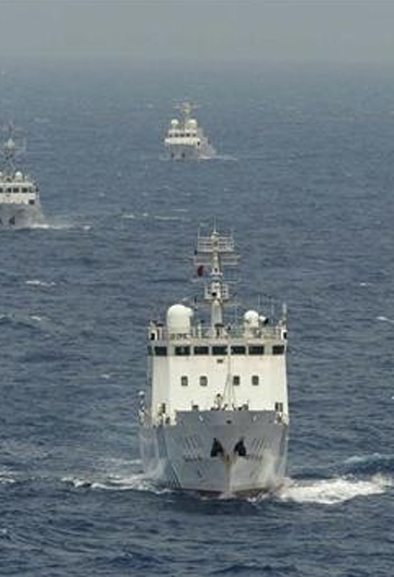 实拍：中国海监驱离日本船只