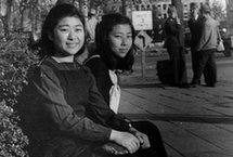美军镜头记录：1945年日本投降后的社会百态